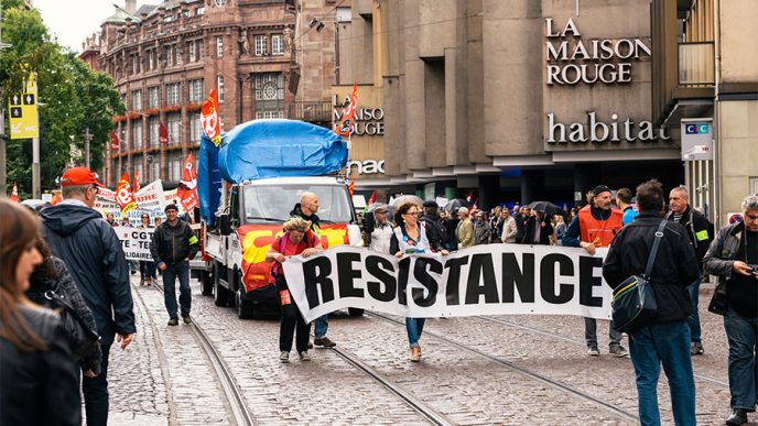 הפגנות במחאה על הרפורמה בחוקי העבודה בצרפת (צילום: shutterstock).