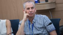 דני זמיר, מזכ״ל מועצת המכינות בישיבת ועדת החינוך על מסקנות הביניים מסקנות הביניים בנוגע לאסון נחל צפית, 8 במאי 2018. (צילום: מרים אלסטר / פלאש 90).