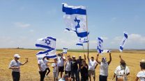 אירוע תמיכה בחיילי צה"ל, אנדרטת "חץ שחור" סמוך לעזה, 11 במאי 2018. (צילום: שי ניר)