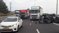 זירת התאונה בכביש החוף. 28 במאי (צילום: דוברות מד"א)