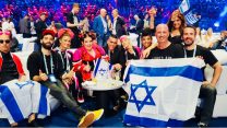 המשלחת הישראלית אמש בשלב החצי גמר של האירוויזיון. צילום: דוברות "כאן"