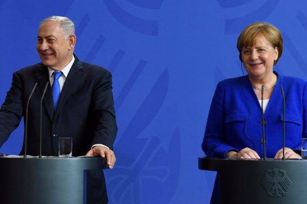 קאנצלרית גרמניה אנגלה מרקל לצד ראש ממשלת ישראל בנימין נתניהו (צילום: חיים צח / לע״מ).
