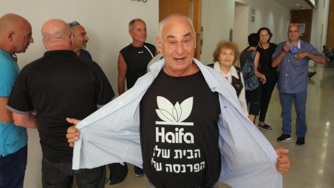 ישראל לייבוביץ', חבר ועד עובדי חיפה כימיקלים בצפון בבית הדין לעבודה בחיפה 5 ביוני 2018. (צילום: ארז רביב)