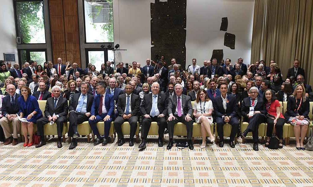 נשיא המדינה במפגש עם משלחת חברי הועד היהודי אמריקאי (AJC) בירושלים. 10 ביוני 2018 (מארק ניימן / לע"מ)