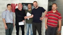 ארגון העיתונאים חתם על הסכם קיבוצי ב"טיים אאוט" ו״את" (ללא קרדיט)