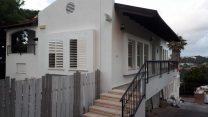 הבית בשכונת גבעת עדן בזכרון יעקב בו מעוניין משרד הרווחה להקים הוסטל (צילום: מיכל רוזן)