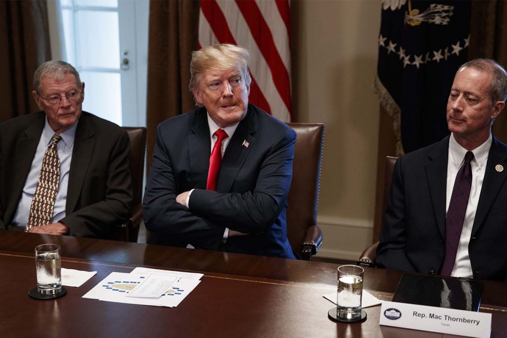 נשיא ארה"ב דונלד טראמפ במהלך פגישה עם חברי קונגרס רפובליקנים על מדיניות ההגירה, 20 ביוני 2018 ( (צילום: AP Photo/Evan Vucci)