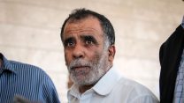 חוסיין דוואבשה, סב המשפחה, בצאתו מבית המשפט (צילום: רוי עלימה / פלאש 90).