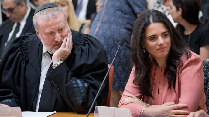 שרת המשפטים איילת שקד והיועץ המשפטי לממשלה אביחי מנדלבליט (צילום: יותן זינדל / פלאש 90).