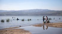 ישראלים בכנרת. 1 באפריל (צילום: הדס פרוש/ פלאש90)