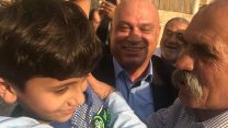 כרים ג'ומהור וחבר הכנסת עיסאווי פריג' (ללא קרדיט)