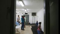 משפחות במקלט (צילום אילוסטרציה: מרים אלסטר / פלאש 90).