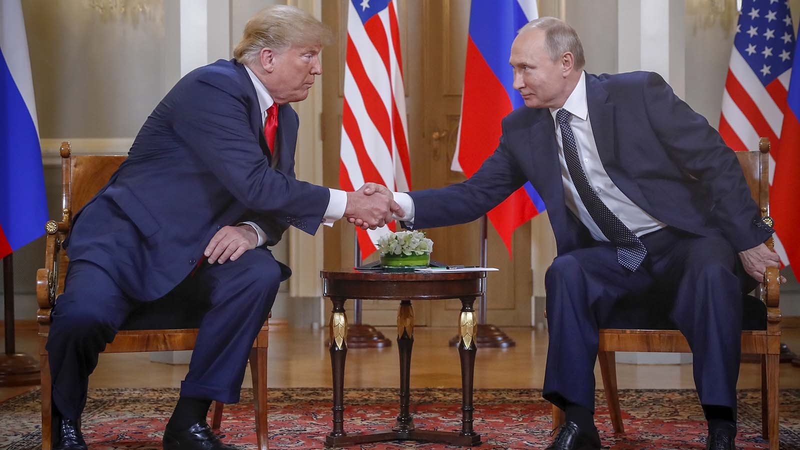 נשיא ארה״ב דונלד טראמפ וראש ממשלת רוסיה ולדימיר פוטין בהלסינקי, פינלנד (צילום: AP Photo/Pablo Martinez Monsivais).