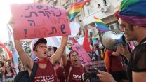 צעדת הקהילה הטרנסית ליד התחנה המרכזית בתל אביב, יולי 2018 (צילום: מרים אלטשר/ פלאש90)