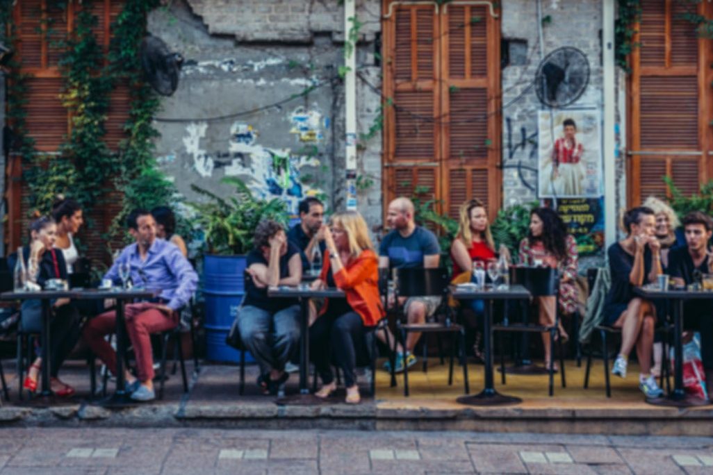 בית קפה בתל אביב (Fotokon / Shutterstock.com)