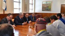 ראש הממשלה נתניהו והשרים יריב לוין ואיוב קרא נפגשו היום עם ראשי מועצות מהמגזר הדרוזי, 29 ביולי 2018. (צילום: קובי גדעון לע"מ)