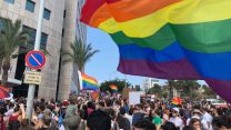 הפגנה מול קרית הממשלה בתל אביב במסגרת שביתת להט"ב, 22 ביולי 2018. (צילום: עדי ניב יגודה)