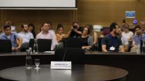 הכיסא הריק של דורית סלינגר, שלא התייצבה לוועדת החקירה הפרלמנטרית לעניין האשראי ללווים הגדולים, 31 ביולי 2018. (צילום: דוברות הכנסת, נועם קיבקין פנטון)