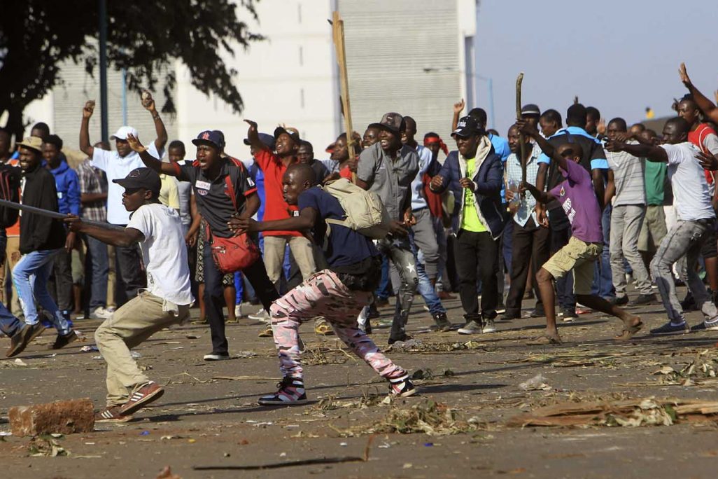מהומות בזימבבואה בעקבות הבחירות לנשיאות, 1 באוגוסט 2018 (AP Photo/Tsvangirayi Mukwazhi)