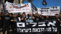 הפגנת הכבאים בתל אביב, 6 באוגוסט 2018 (ניצן צבי כהן)