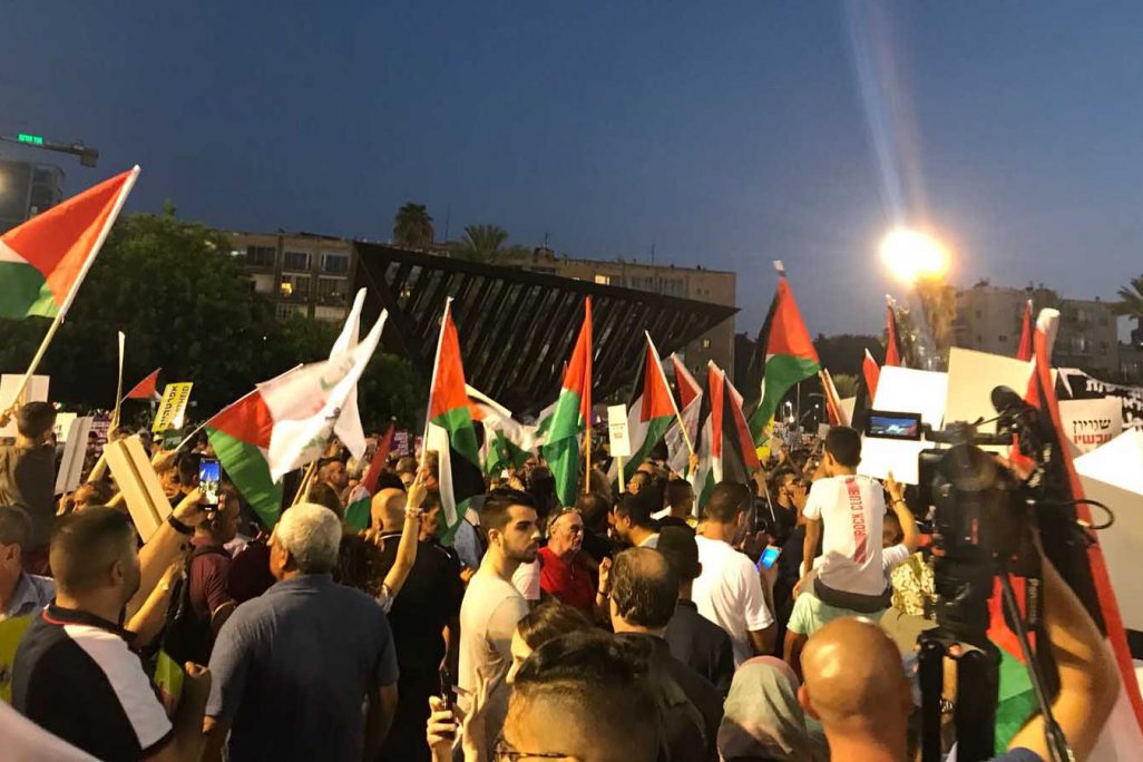 לקראת הפגנה נגד חוק הלאום בכיכר רבין, 11 באוגוסט 2018 (צילום: יאיר ויטמן)
