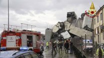 קריסת גשר באיטליה, 14 באוגוסט 2018 (Vigili Del Fuoco via AP)
