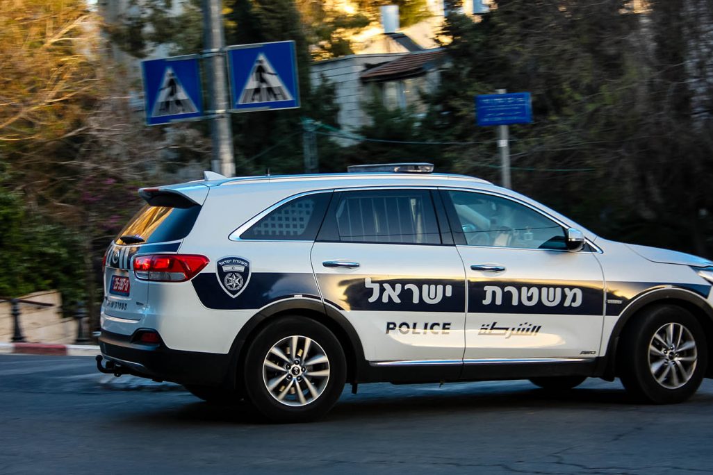ניידת משטרה בתל אביב (צילום אילוסטרציה: Jose HERNANDEZ Camera 51 / Shutterstock.com)