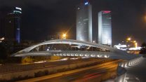 פרוייקט בניית גשר יהודית מעל נתיבי איילון (הדמיות: חן אדריכלים)