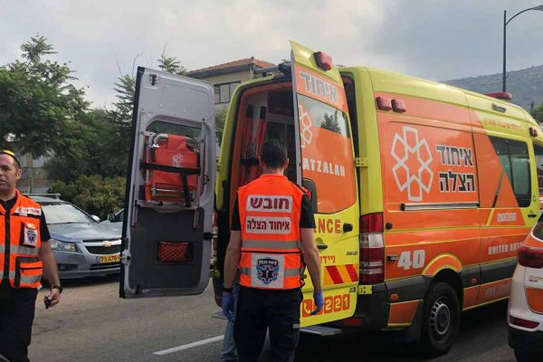 זירת השריפה בטירת הכרמל (צילום: דוברות איחוד הצלה)