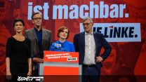 ראשי סיעת "השמאל" (Die Linke). מימין לשמאל: ברנד ריקסינגר, קטיה קיפינג, דמיטר ברטש וזארה ואגנקנכט בועידת המפלגה. 9 ביוני 2018 (Photo by Jens Schlueter/Getty Images IL)