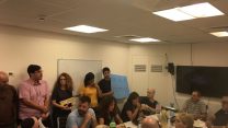 עשרות עובדי התאגיד פרצו לישיבת מועצת תאגיד השידור הציבורי 'כאן'. צילום: ארגון העיתונאים