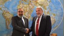 שר הביטחון ליברמן בראיון על העיתונאי האיראני Mehrad Mirdamadi (צילום: אריאל חרמוני, משרד הביטחון)