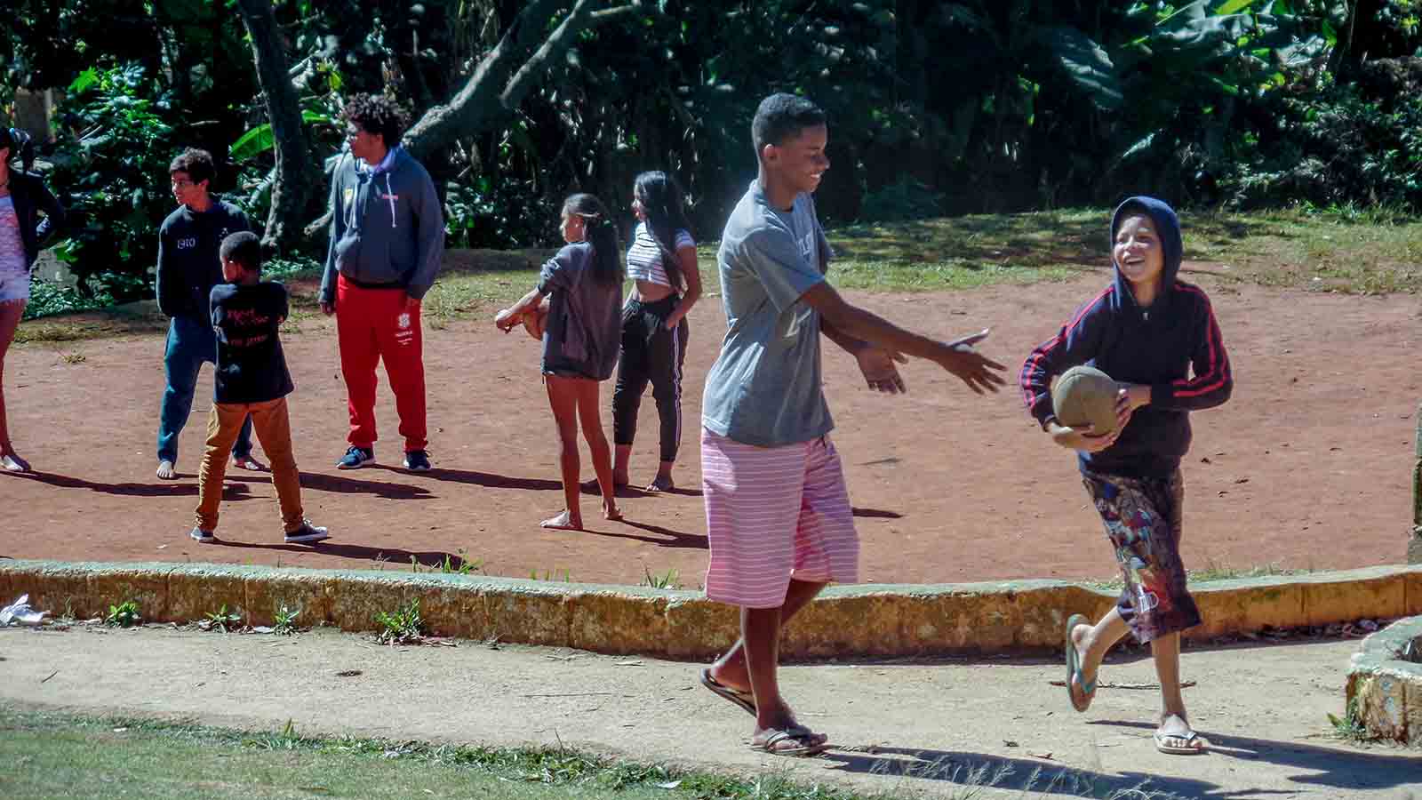 משחק רוגבי במוסד החינוכי 'אנצ'יטה', סאו פאולו (צילום: יעל אלנתן)