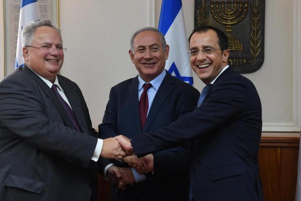 מפגש טרילטרלי של ראש הממשלה בנימין נתניהו עם שר החוץ של יוון ניקוס קוסטיאס ושר החוץ של קפריסין ניקוס קריסטודילידיס (חיים צח/ לע"מ)