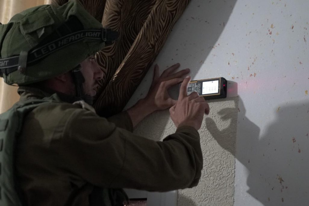 הלילה פעלו לוחמי צה"ל בשיתוף כוחות שב"כ ומג"ב למיפוי ביתו של המחבל שרצח אתמול את ארי פולד ז״ל, בכפר יטא שבמרחב החטיבה המרחבית "יהודה" (דובר צה"ל)