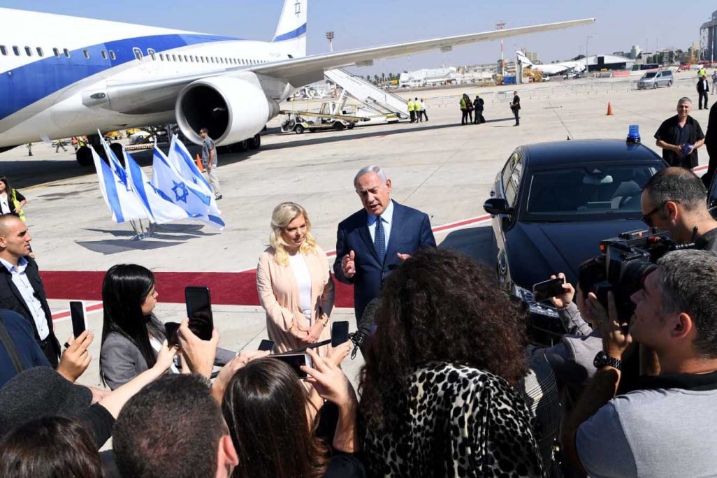 ראש הממשלה בנימין נתניהו עולה על מטוס בדרכו לעצרת האו"ם בניו יורק (אבי אוחיון /לע"מ)