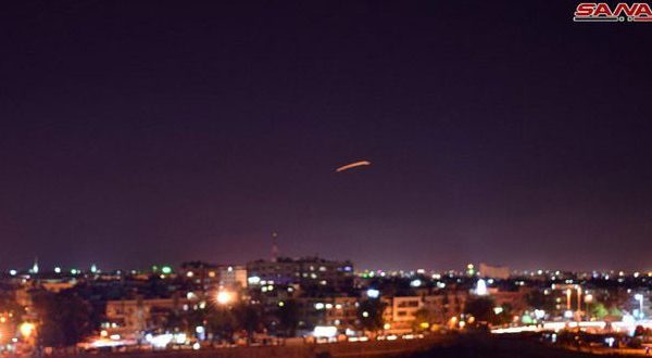תיעוד תקיפה ישראלית, לכאורה, בשמי דמשק, 15 בספמטמבר 2018. (צילום: סוכנות הידיעות סאנא)