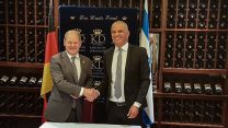 שר האוצר כחלון ושר האוצר הגרמני שולץ חותמים על על מזכר הבנות להקמת מנגנון לדיאלוג כלכלי פיננסי. 4 באוקטובר 2018 (צילום: שי ניר)