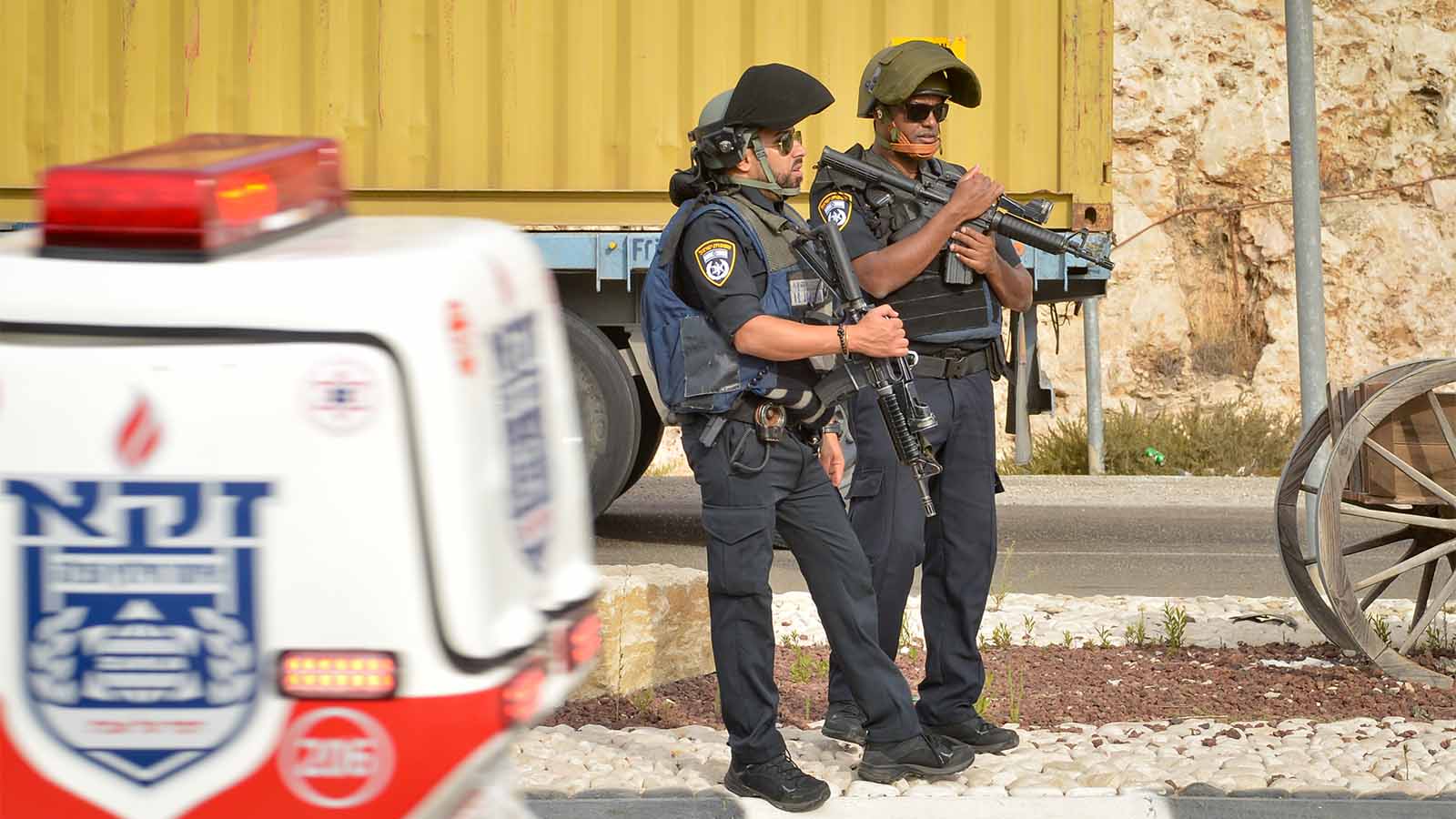 כוחות הבטחון בזירת הירי באיזור התעשייה ברקן שבשומרון, 7 באוקטובר 2018 (פלאש90)