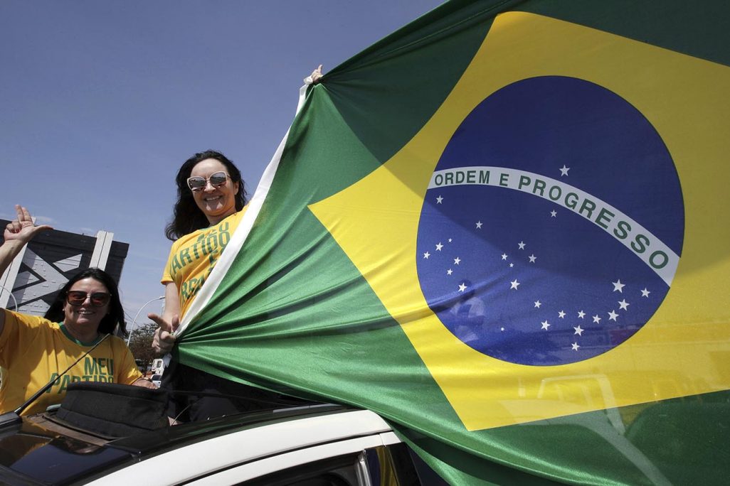 בחירות בברזיל, מפגינים תומכים במועמד ז׳איר בולסונארו (צילום: AP Photo/Eraldo Peres).