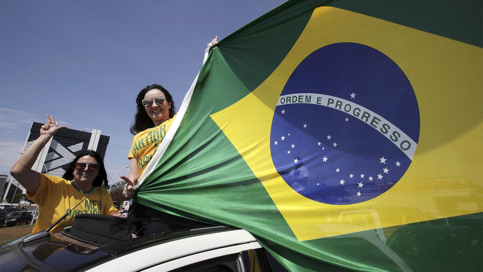 בחירות בברזיל, מפגינים תומכים במועמד ז׳איר בולסונארו (צילום: AP Photo/Eraldo Peres).