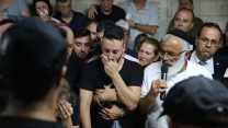 הלוויתה של קים יחזקאל-לבנגרונד בראש העין (יונתן זינדל / פלאש90)
