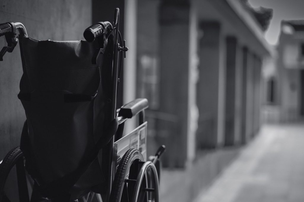 כיסא גלגלים ריק (צילום אילוסטרציה: Shutterstock)