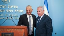 רה"מ נתניהו ושר האוצר כחלון במסיבת העיתונאים להכרזתו של הנגיד החדש, אמיר ירון. 9 באוקטובר 2018 (צילום: יונתן זינדל/פלאש 90)