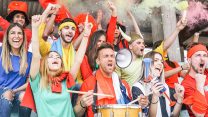 אוהדות כדורגל (shutterstock)