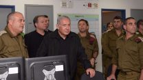 ראש הממשלה, בנימין נתניהו, בהערכת מצב ביטחונית באוגדת עזה (צילום: עמוס בן גרשום / לע"מ).