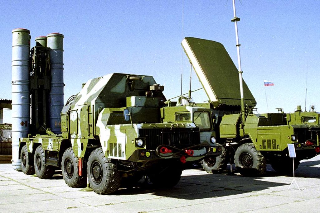 מערך טילי S-300 רוסיים (צילום: AP Photo, File). מערך טילי S-300 רוסיים (צילום: AP Photo, File).