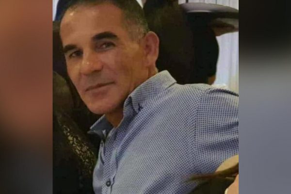 נימר מוסא ג'שי, כבן 50 מהכפר סמיע, נפטר אמש מפצעיו לאחר שנפצע בתאונת עבודה ביום רביעי השבוע בבית הספר עין הים. ככל הנראה עסק ג'שי בהתקנתה של רשת צל בבית הספר. (באדיבות הפורום למניעת תאונות עבודה)