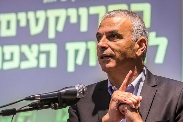 שר האוצר כחלון בכנס לפרויקט מיגון הצפון בכנרת. אוגוסט 2018 (צילום: מאיר ועקנין/ פלאש90)