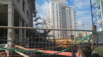 קריסת פיגומים באתר בניה ברחוב וייצמן 41 בפתח תקווה (ללא קרדיט)